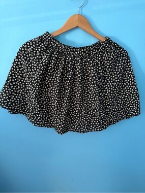 Uniqlo Black Skater Skirt with White Floral Print